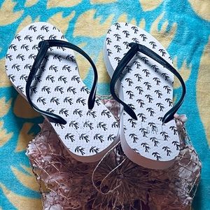 NWT GAP Flip Flops 2 Pairs